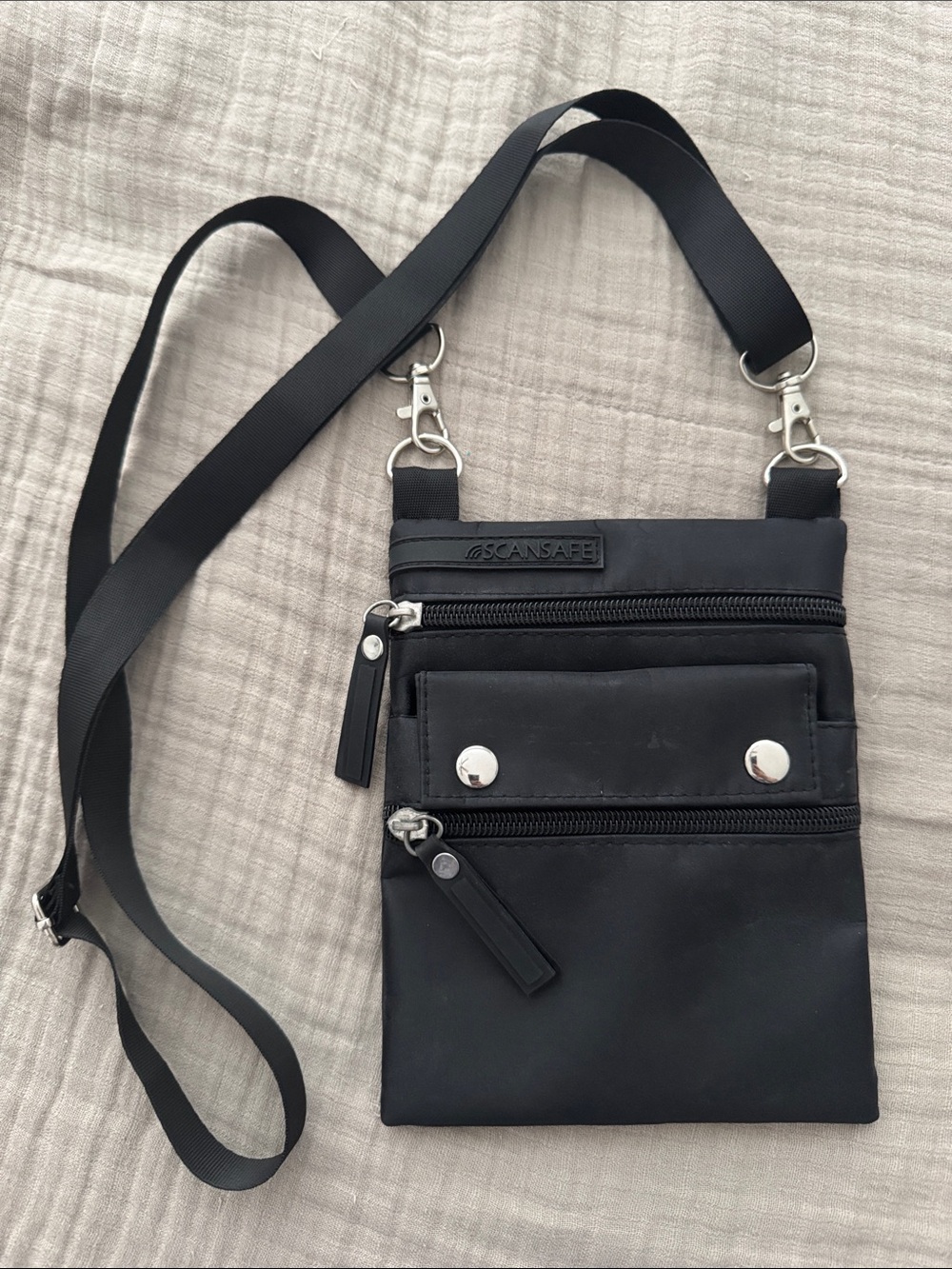 Black Scansafe Black Crossbody Travel Pouch - RFID-Blocking Organizer - Picture 1 of 3